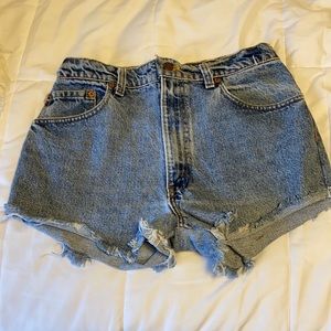 LEVIS HIGH WAISTED DENIM SHORT
